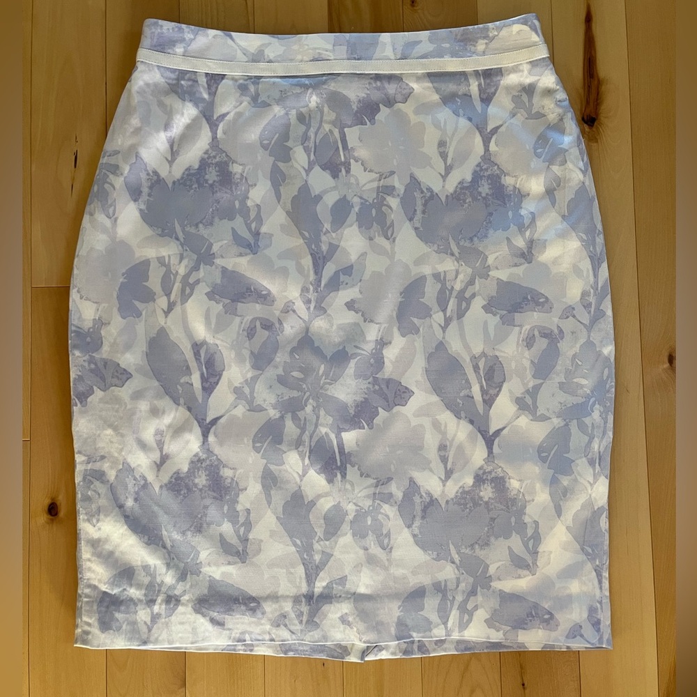 Banana Republic Blue Floral Pencil Skirt in Size 6